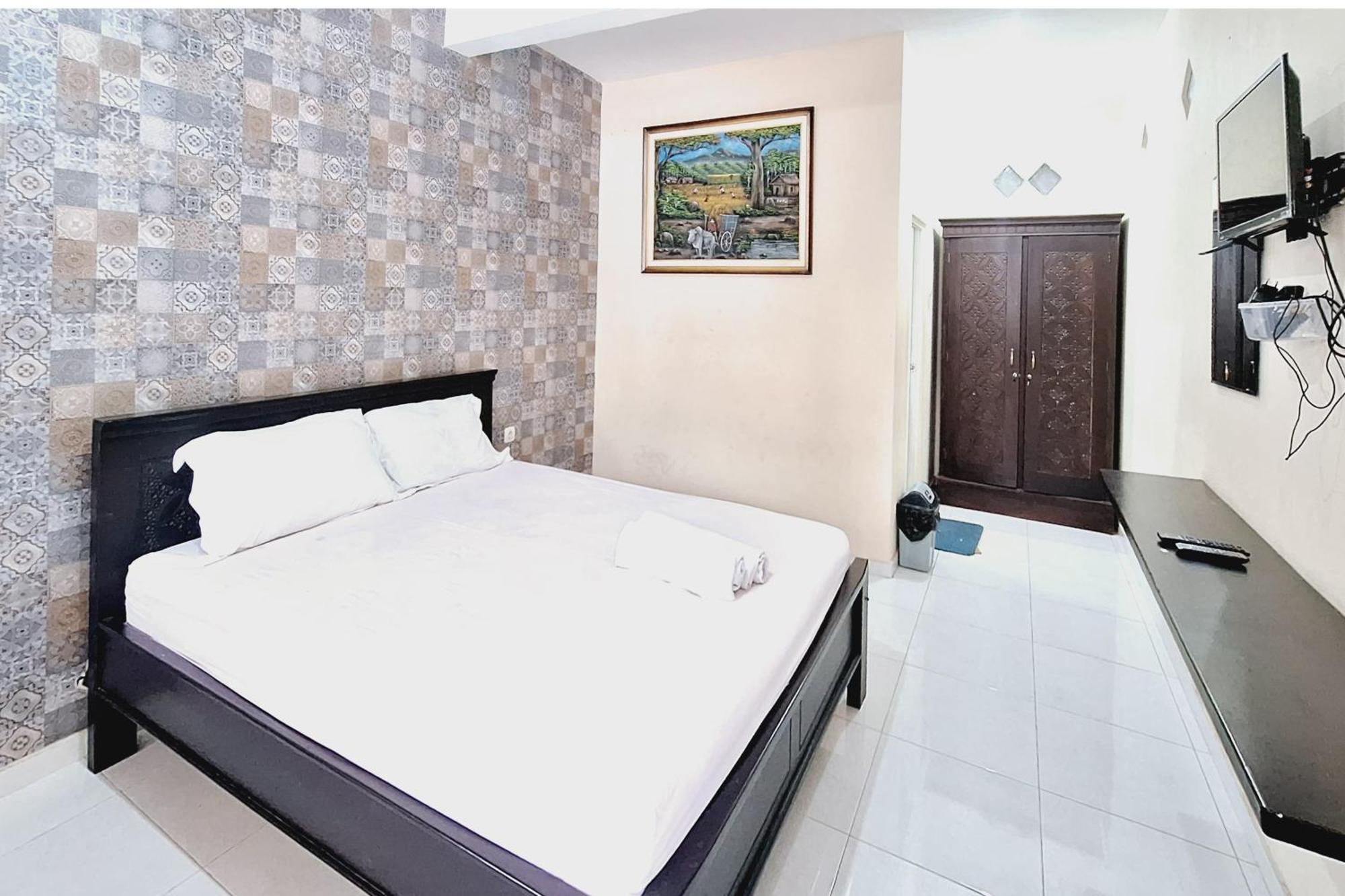 Villa Bukit Bunga Syariah Redpartner Pacet Mojokerto Exterior foto